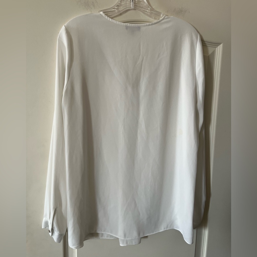 Vince Camuto Elegant White V-Neck Flowy Blouse Women’s Size Small Oversized - Picture 7 of 14